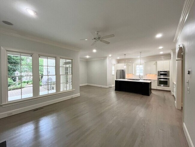 Building Photo - 535 Guilford Cir