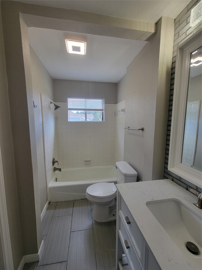 Building Photo - 20918 Park Pine Ln