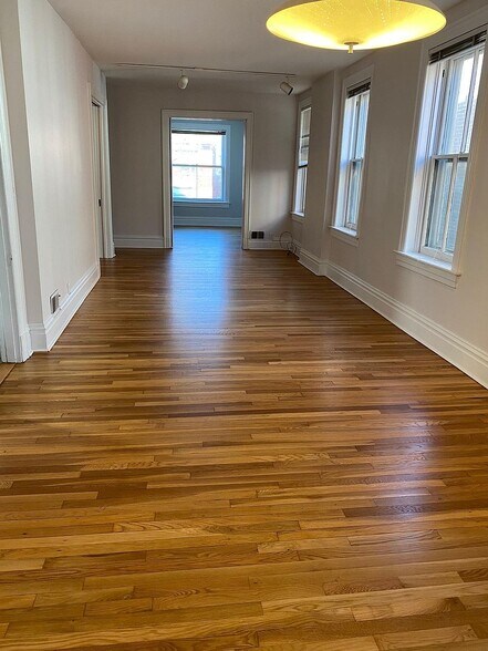 Building Photo - 3808 Flad Ave