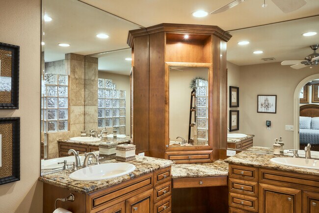 Building Photo - 99 Conejo Cir