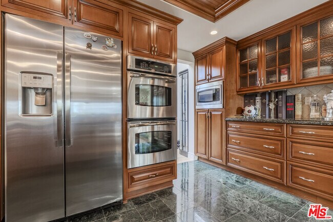 Building Photo - 2637 Angelo Dr