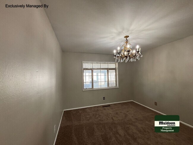 Building Photo - Available Now! Main Level Living, Close to...