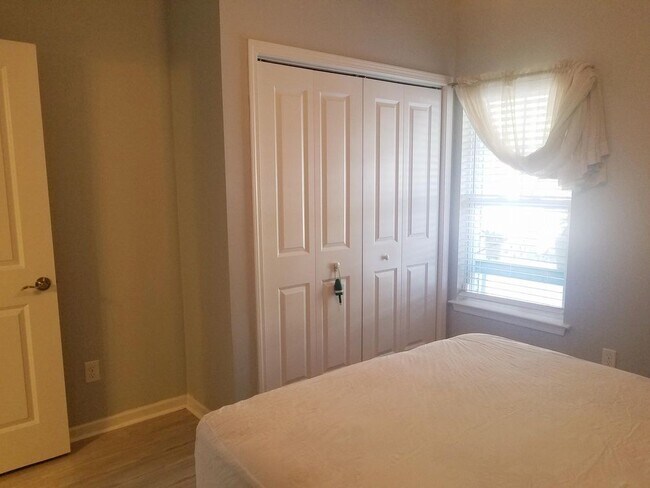 Building Photo - CORAL RIDGE