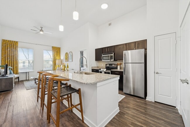 Building Photo - Mustang Station