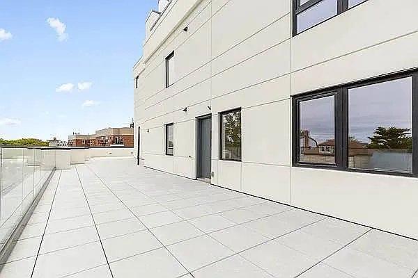 Building Photo - 2 bedroom in BRONX NY 10463