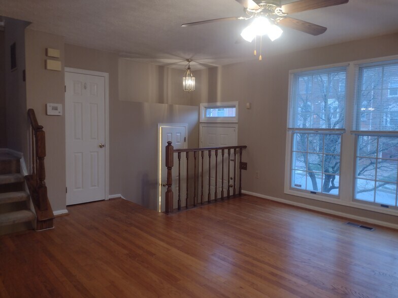 Building Photo - 7 Championship Ct