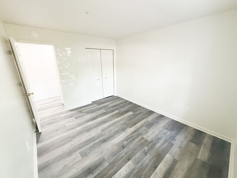 Building Photo - 8724 Devon Hills Dr