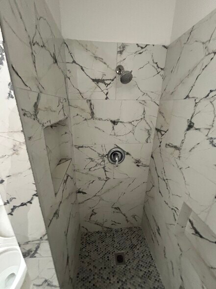 Building Photo - 2725 Ponderosa Dr