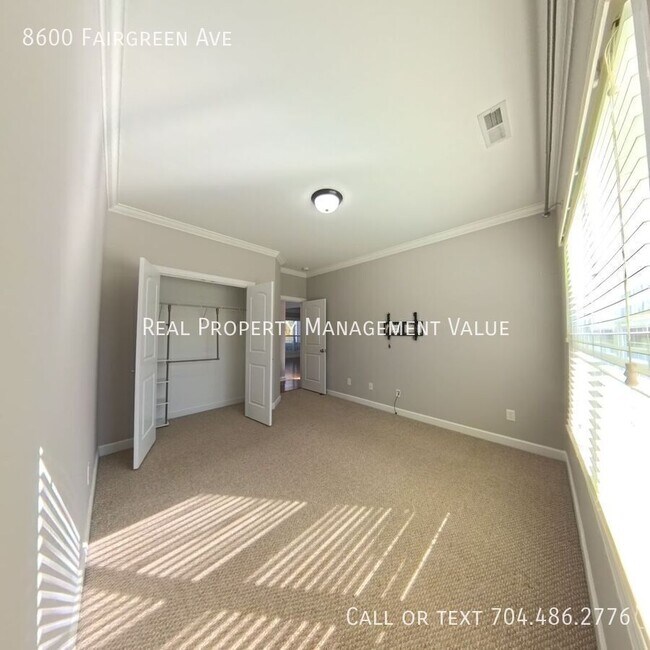 Building Photo - 8600 Fairgreen Avenue