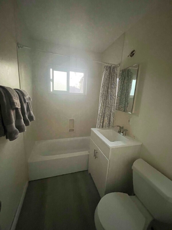 Building Photo - 4523 Spring St