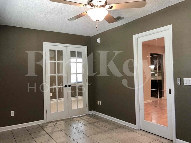 Building Photo - 10812 Carrington Ct