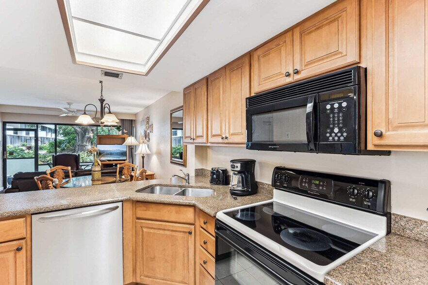 Building Photo - 600 Neapolitan Way