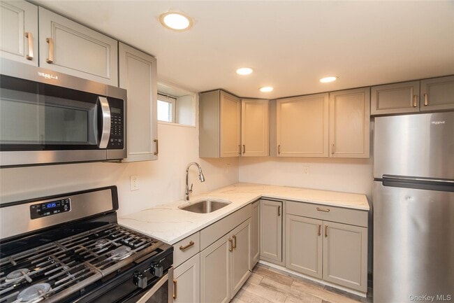 Building Photo - 1258 North Ave