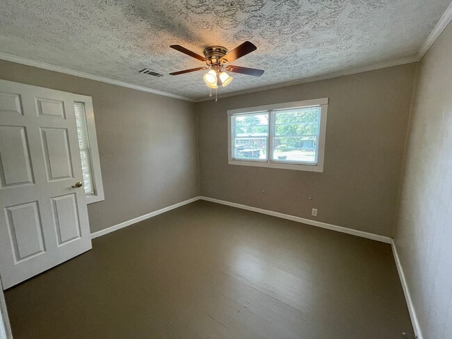 Building Photo - Updated 3/1 House in Cedartown- $1,395