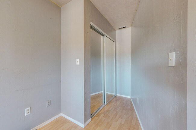 Building Photo - 2830 Floral Rd NW