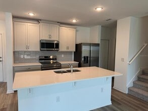 Building Photo - 362 Thompson Vlg Ave