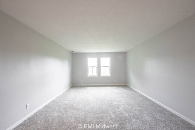 Building Photo - "Charming & Spacious 2-Bedroom Haven in Sh...