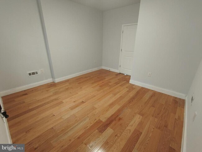 Building Photo - 1113 Wallace St