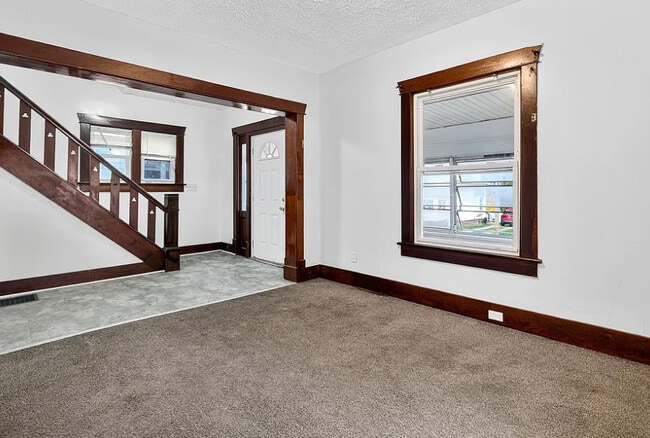 Building Photo - 2128 6th St SW