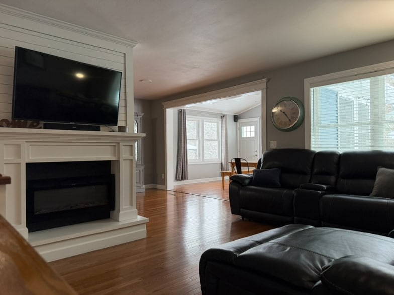 Building Photo - 1507 Andaman St