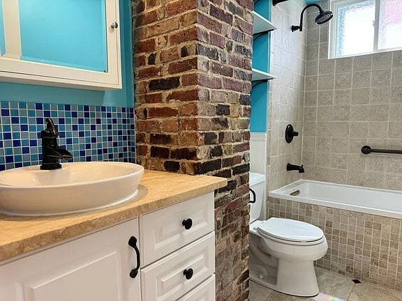 Bathroom - 22 Pembroke St