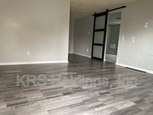 Building Photo - 1515 Cronin Dr