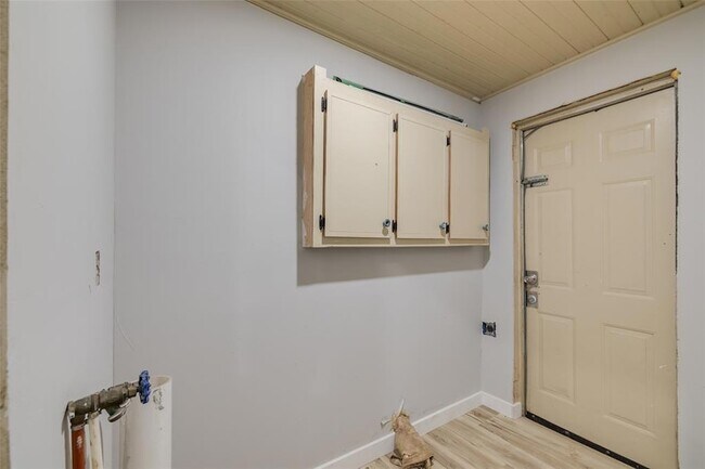 Building Photo - 726 NW 24th St