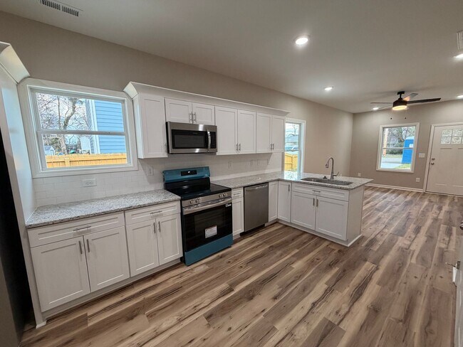 Building Photo - Brand New Build 3 Bed 2 Bath Home In Columbia