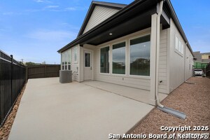 Building Photo - 20675 Huebner Rd