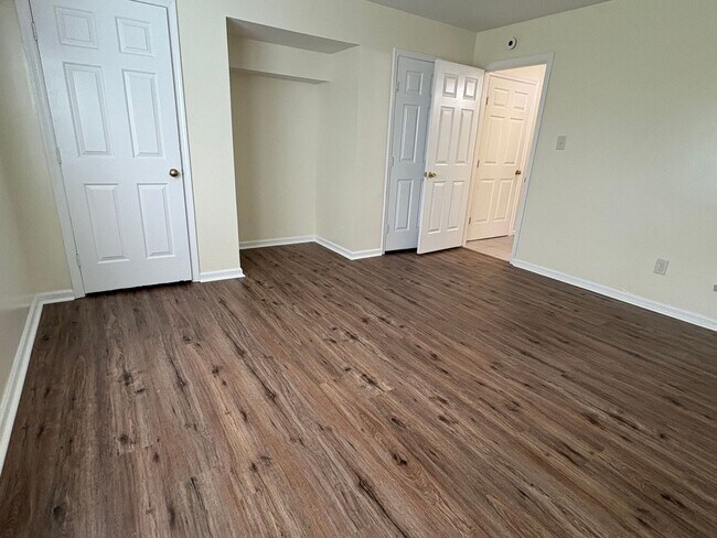 Building Photo - 2518 Cedarwood Dr