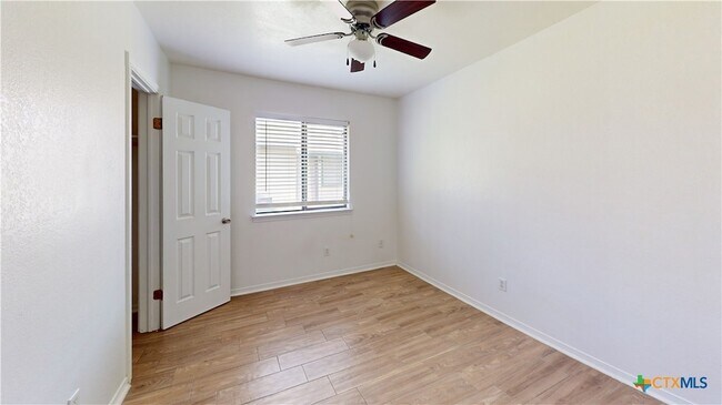 Building Photo - 802 Hackberry St