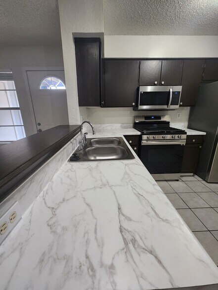 Building Photo - 3804 Rocky Hollow Trl