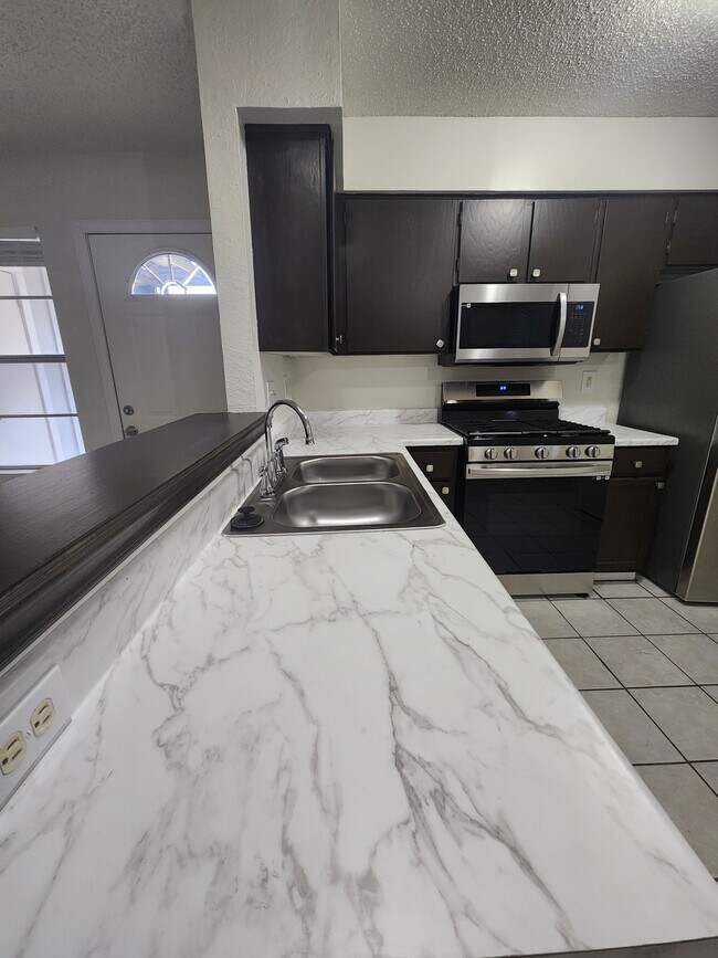 Building Photo - 3804 Rocky Hollow Trl