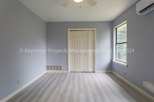 Building Photo - 1609 S Chestnut Ave