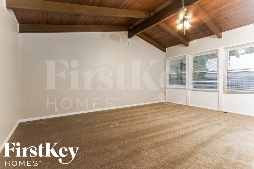 Building Photo - 4913 Victoria Rd