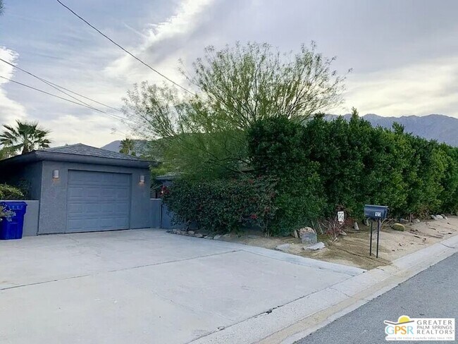 Building Photo - 123 W San Carlos Rd