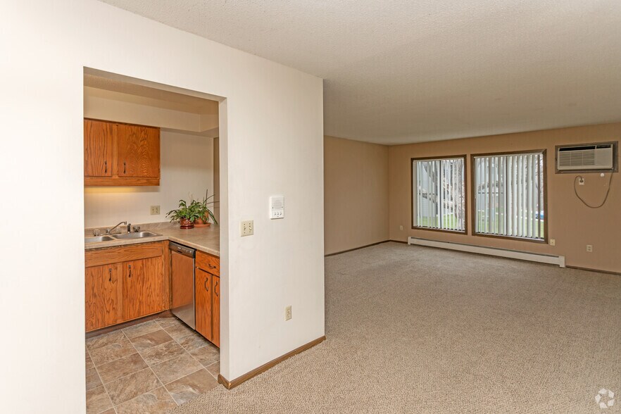 Windsor Oaks 15201560 Highway 23 E Saint Cloud MN 56304 Apartment