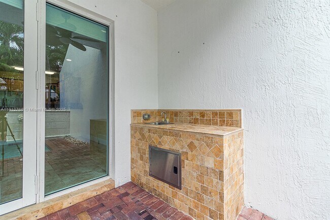 Building Photo - 3123 McDonald St