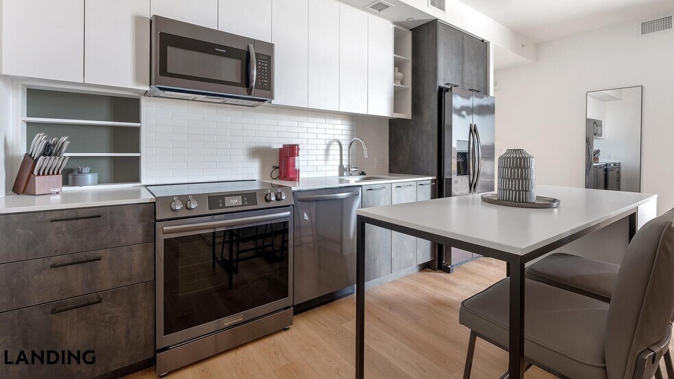 Building Photo - 632 Howard Rd SE