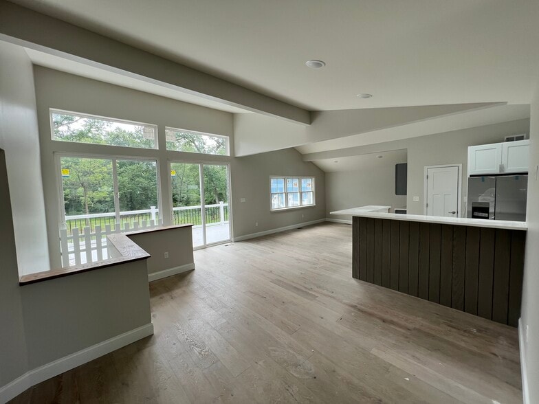 Building Photo - 3759 Brookhaven Dr