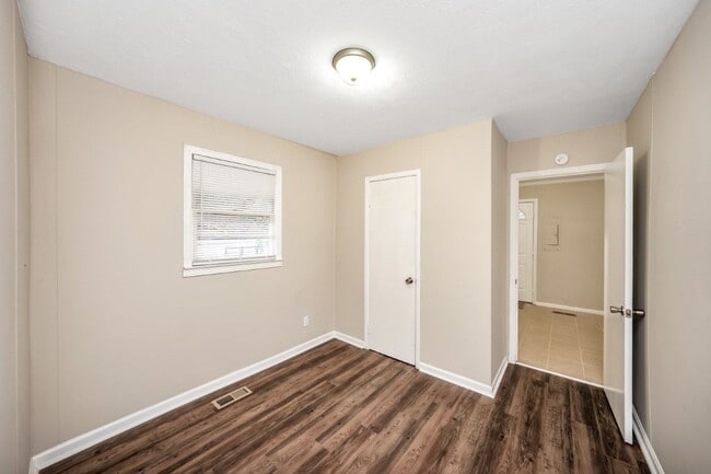 Building Photo - Renovated 4 BR Home- Move In Ready!