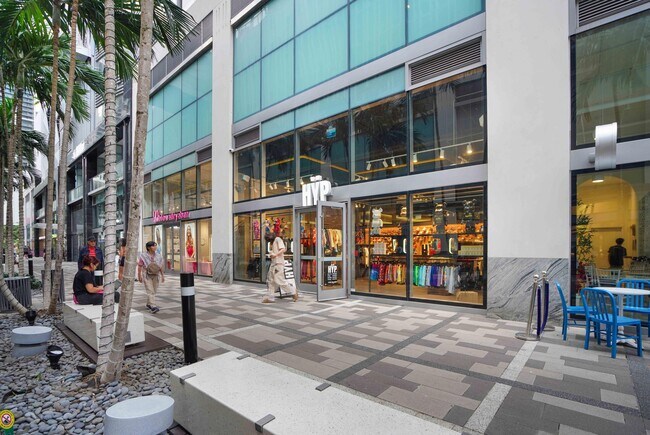 Building Photo - 851 NE 1st Ave