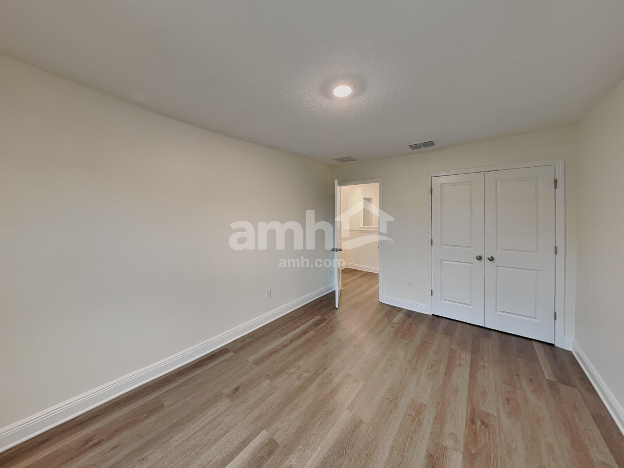 Building Photo - 5986 Pinewood Ests Dr