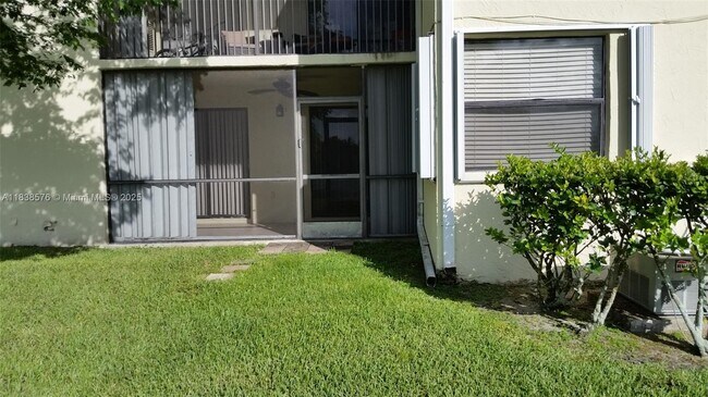 Building Photo - 1061 Jefferson Dr