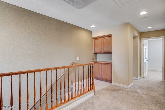 Building Photo - 1005 Roaring River Ave