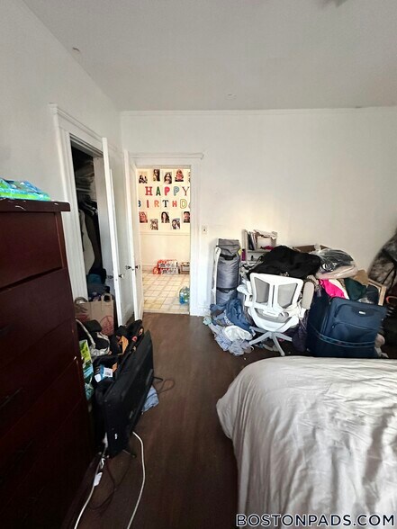 Building Photo - 9 James St