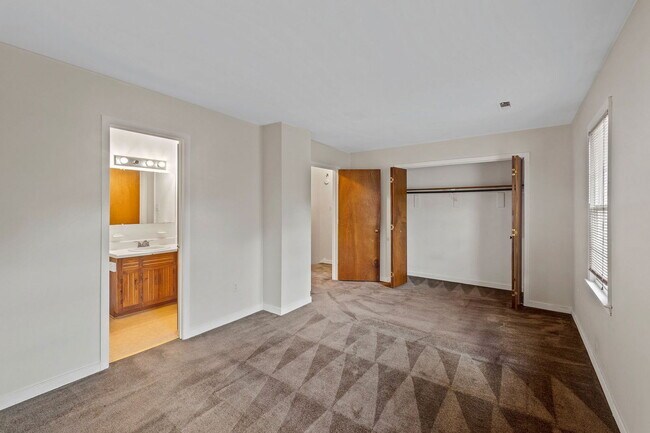 Building Photo - 2223 Bowlin Ct