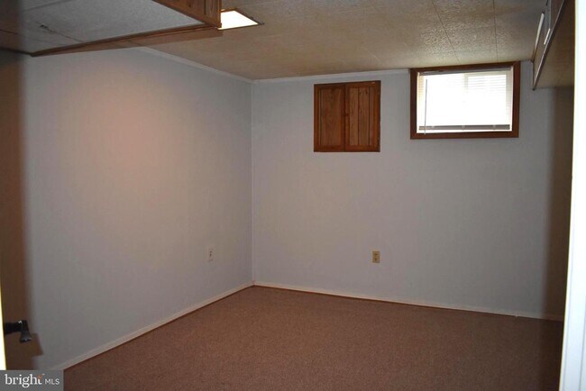 Building Photo - 9205 4th St