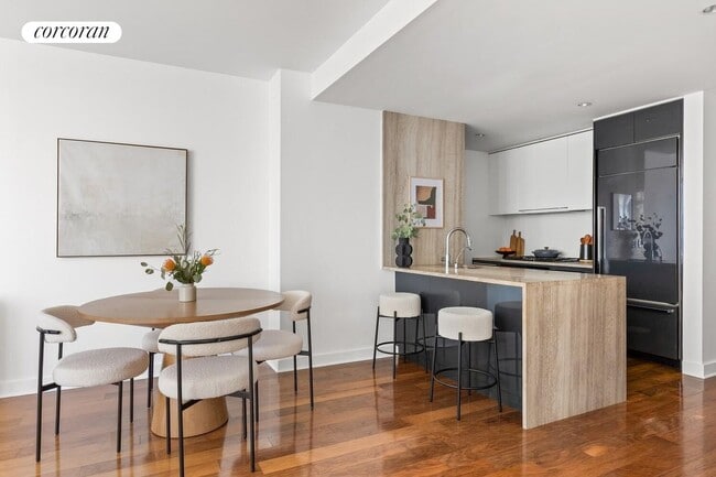 Building Photo - 2 Northside Piers