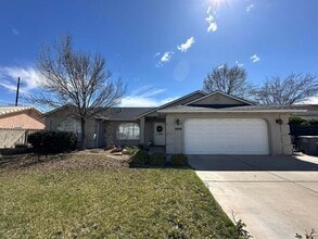 Building Photo - Charming 3 Bed, 2 Bath St. George Rental with 1417 Sq Ft - Don't Miss Out!